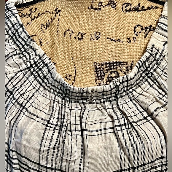 MAX STUDIO Over the Shoulder NWT Black Plaid Top Long Sleeve Ties Romantic Med - Picture 14 of 16